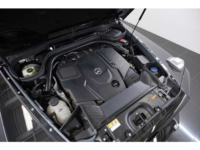 2.9L ����6�C��DOHC�^�[�{(�f�B�[�[��)�A286ps/61.2kgm�A�S��&times;�S��&times;�S��mm 4660&times;195&times;1975mm�A�ԗ��d�� 2500kg