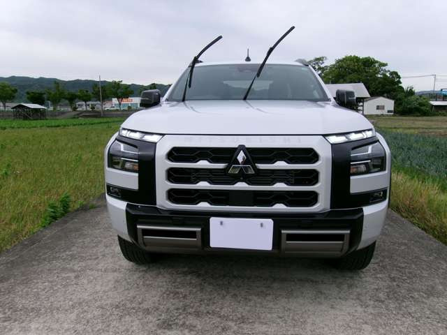 トライトン2.4 GSR ディーゼル 4WD