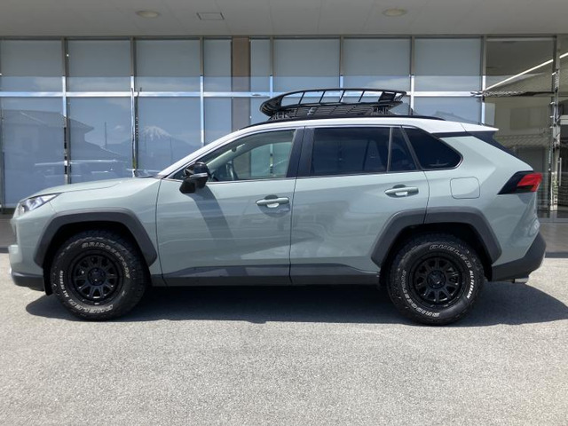 RAV42.0 アドベンチャー 4WD