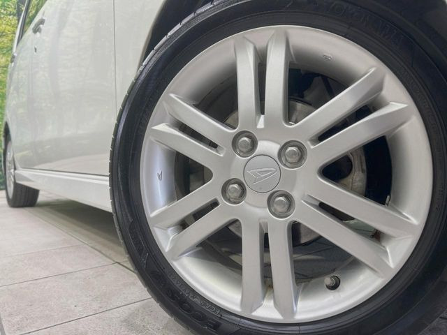 �y����15�C���`�A���~�z�C�[���z�O�ςɃ}�b�`���������A���~�z�C�[���𑕒����Ă���܂��B�e��ЊO�A���~�z�C�[����A�X�^�b�h���X�^�C�����戵�����Ă���܂��B���񂲑��k����������