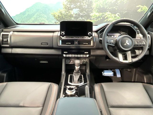 トライトン2.4 GSR ディーゼル 4WD