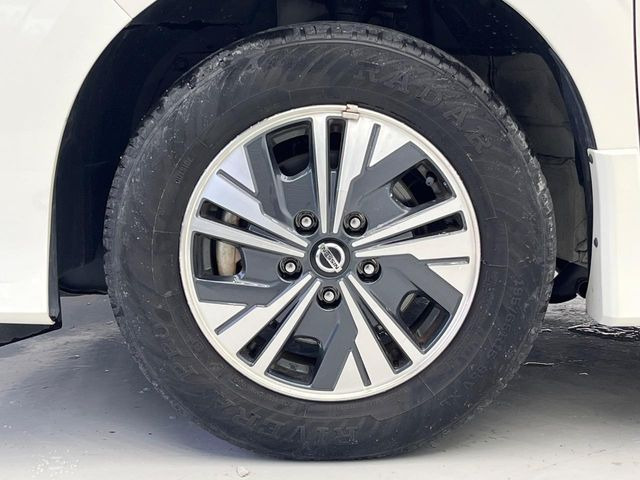�y����15�C���`�A���~�z�C�[���z�O�ςɃ}�b�`���������A���~�z�C�[���𑕒����Ă���܂��B�e��ЊO�A���~�z�C�[����A�X�^�b�h���X�^�C�����戵�����Ă���܂��B���񂲑��k����������