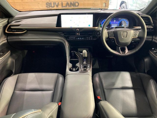 クラウンスポーツ2.5 Z E-Four 4WD