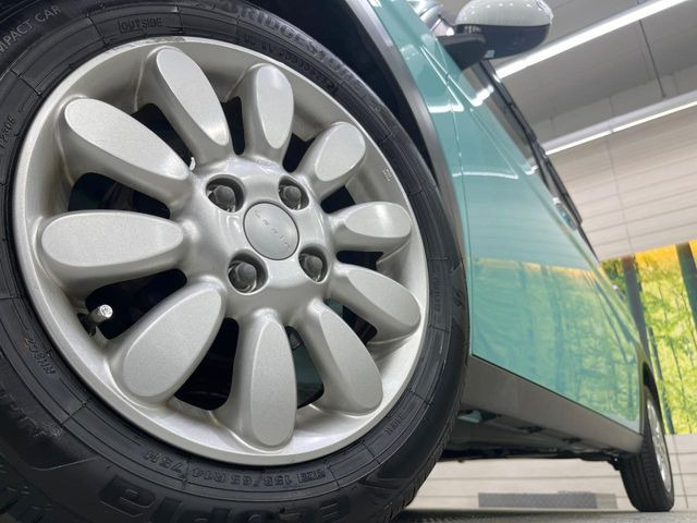�y�����A���~�z�C�[���z�O�ςɃ}�b�`���������A���~�z�C�[���𑕒����Ă���܂��B�e��ЊO�A���~�z�C�[����A�X�^�b�h���X�^�C�����戵�����Ă���܂��B���񂲑��k����������