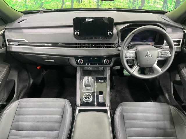 アウトランダーPHEV 2.4 ブラック エディション 4WD