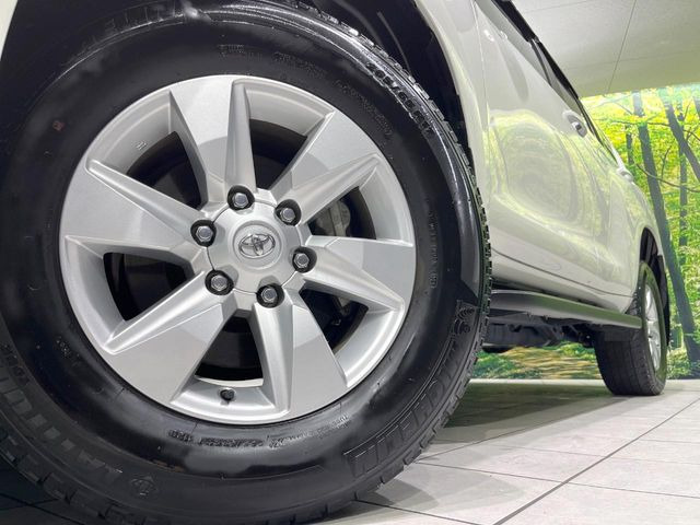 �y����17�C���`�A���~�z�C�[���z�O�ςɃ}�b�`���������A���~�z�C�[���𑕒����Ă���܂��B�e��ЊO�A���~�z�C�[����A�X�^�b�h���X�^�C�����戵�����Ă���܂��B���񂲑��k����������