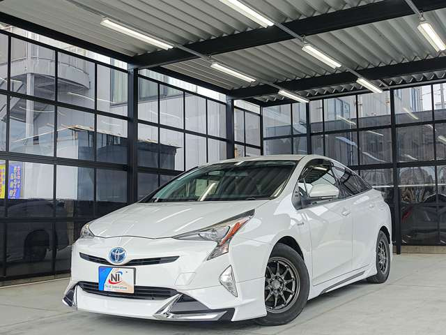プリウス1.8 S