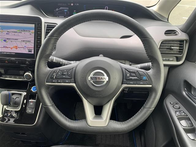 セレナ1.2 e-POWER ハイウェイスターV