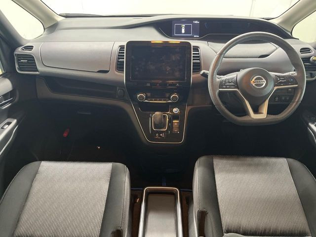 セレナ1.2 e-POWER ハイウェイスターV