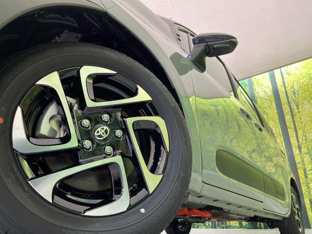 �y����15�C���`�A���~�z�C�[���z�O�ςɃ}�b�`���������A���~�z�C�[���𑕒����Ă���܂��B�e��ЊO�A���~�z�C�[����A�X�^�b�h���X�^�C�����戵�����Ă���܂��B���񂲑��k����������