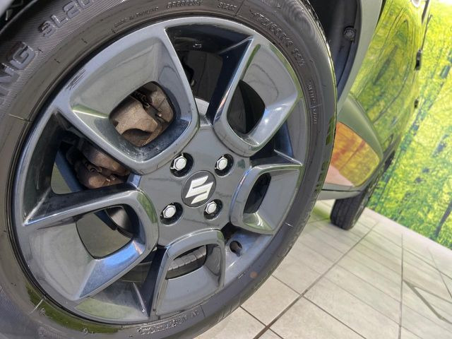 �y����16�C���`�A���~�z�C�[���z�O�ςɃ}�b�`���������A���~�z�C�[���𑕒����Ă���܂��B�e��ЊO�A���~�z�C�[����A�X�^�b�h���X�^�C�����戵�����Ă���܂��B���񂲑��k����������