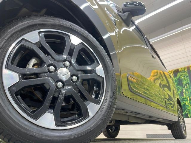 �y�����A���~�z�C�[���z�O�ςɃ}�b�`���������A���~�z�C�[���𑕒����Ă���܂��B�e��ЊO�A���~�z�C�[����A�X�^�b�h���X�^�C�����戵�����Ă���܂��B���񂲑��k����������