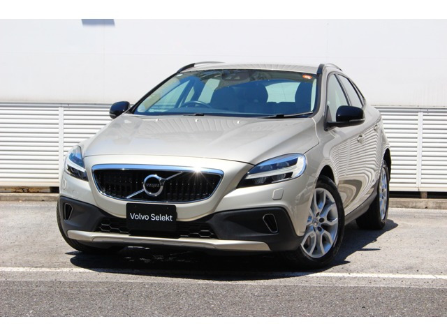 V40クロスカントリーD4 モメンタム ディーゼル