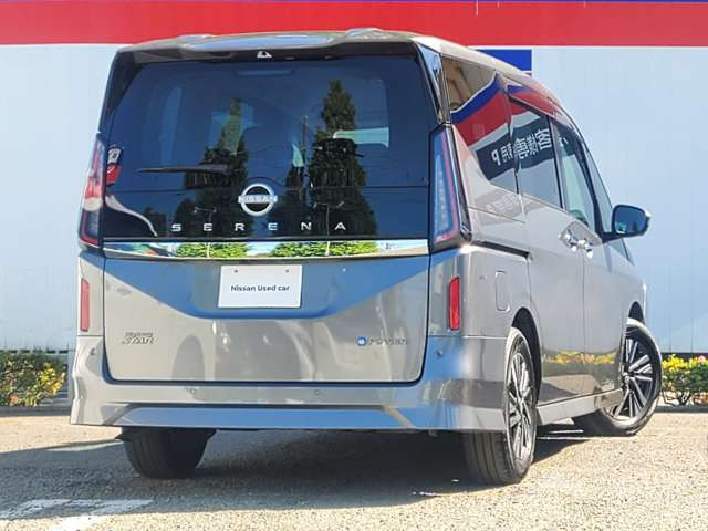 セレナ1.4 e-POWER ハイウェイスターV
