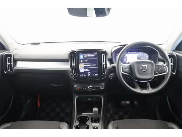 XC40T4 モメンタム