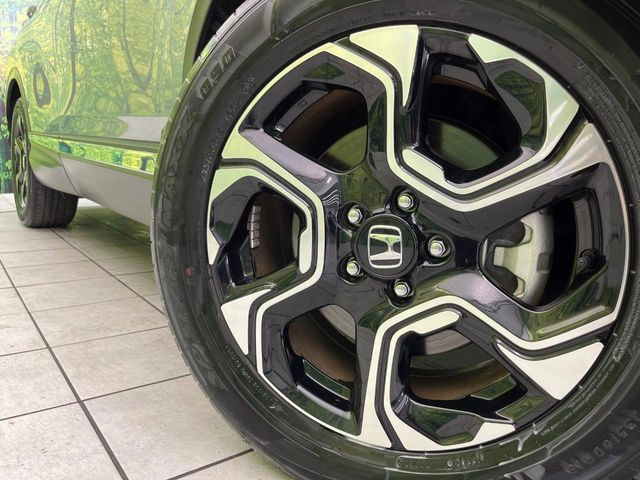 �y����18�C���`�A���~�z�C�[���z�O�ςɃ}�b�`���������A���~�z�C�[���𑕒����Ă���܂��B�e��ЊO�A���~�z�C�[����A�X�^�b�h���X�^�C�����戵�����Ă���܂��B���񂲑��k����������