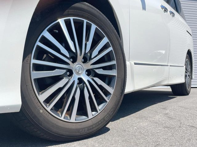 �y����18�C���`�A���~�z�C�[���z�O�ςɃ}�b�`���������A���~�z�C�[���𑕒����Ă���܂��B�e��ЊO�A���~�z�C�[����A�X�^�b�h���X�^�C�����戵�����Ă���܂��B���񂲑��k����������