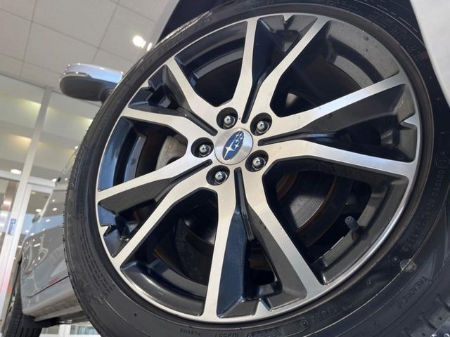 �y����17�C���`�A���~�z�C�[���z�O�ςɃ}�b�`���������A���~�z�C�[���𑕒����Ă���܂��B�e��ЊO�A���~�z�C�[����A�X�^�b�h���X�^�C�����戵�����Ă���܂��B���񂲑��k����������