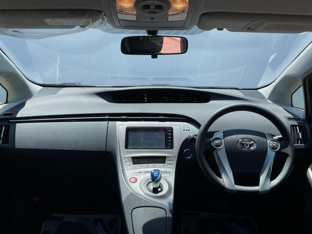 プリウス1.8 S