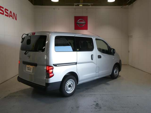 NV200バネットバン1.6 DX