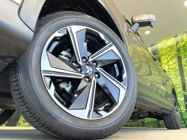 �y����18�C���`�A���~�z�C�[���z�O�ςɃ}�b�`���������A���~�z�C�[���𑕒����Ă���܂��B�e��ЊO�A���~�z�C�[����A�X�^�b�h���X�^�C�����戵�����Ă���܂��B���񂲑��k����������