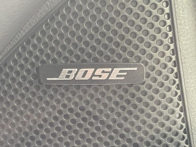 �yBOSE�T�E���h�V�X�e���z���[�J�[�I�v�V�����̍��i�ʃT�E���h�V�X�e���𓋍ځB��p�̃`���[�j���O���{���ꂽ�召�l�X�ȃX�s�[�J�[����ǎ��ȃT�E���h���t�ł��A�Տꊴ���ӂ�鉹����Ԃ����o���܂��B
