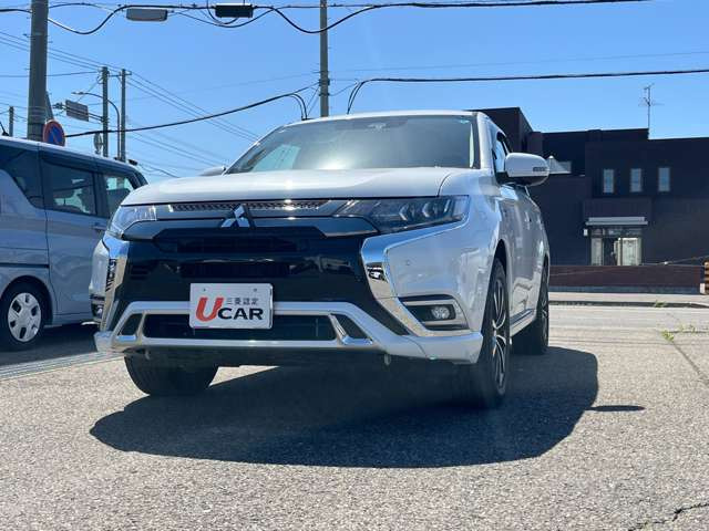 アウトランダーPHEV2.4 G プラスパッケージ 4WD