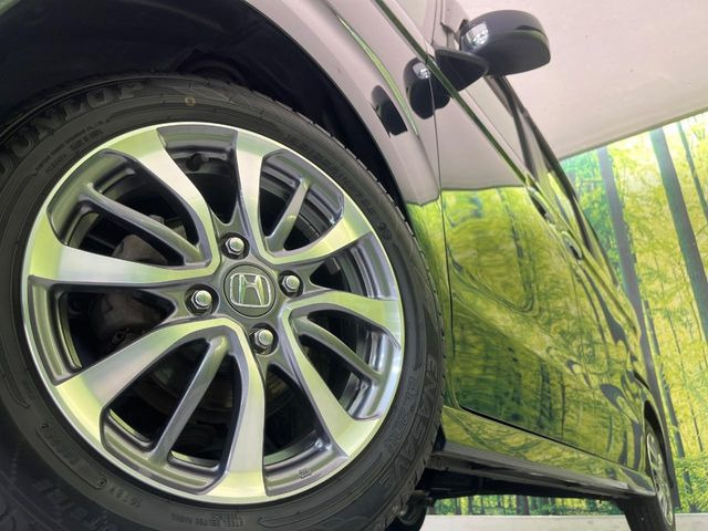 �y����14�C���`�A���~�z�C�[���z�O�ςɃ}�b�`���������A���~�z�C�[���𑕒����Ă���܂��B�e��ЊO�A���~�z�C�[����A�X�^�b�h���X�^�C�����戵�����Ă���܂��B���񂲑��k����������