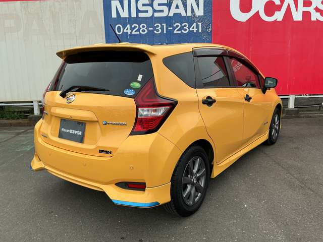 ノート1.2 e-POWER メダリスト ブラックアロー