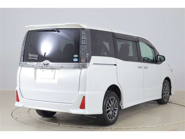 ヴォクシー2.0 ZS 煌 4WD