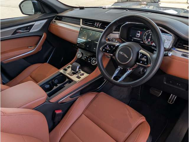 FペイスRダイナミック SE 2.0L P250 4WD