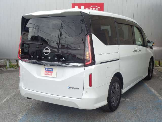 セレナ1.4 e-POWER XV セカンドスライドアップシート