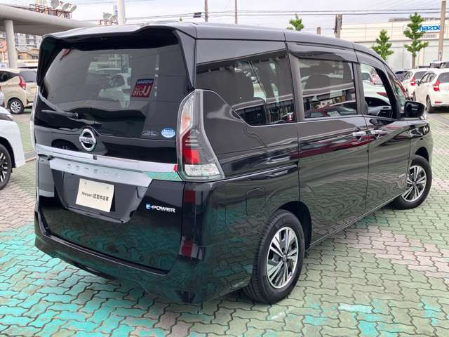 セレナ1.2 e-POWER XV