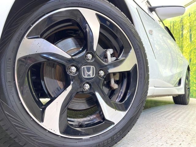�y����15�C���`�A���~�z�C�[���z�O�ςɃ}�b�`���������A���~�z�C�[���𑕒����Ă���܂��B�e��ЊO�A���~�z�C�[����A�X�^�b�h���X�^�C�����戵�����Ă���܂��B���񂲑��k����������