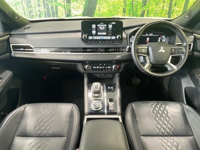 アウトランダーPHEV 2.4 ブラック エディション 4WD