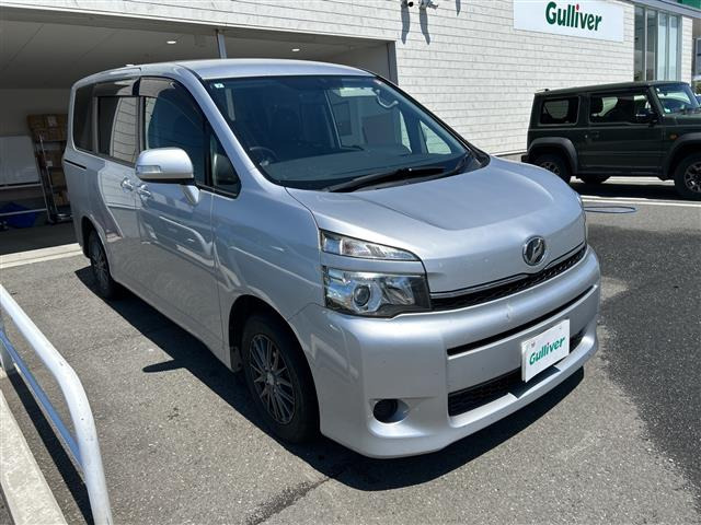 ヴォクシー2.0 トランスX 4WD
