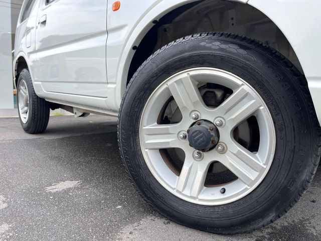 �y�����A���~�z�C�[���z�O�ςɃ}�b�`���������A���~�z�C�[���𑕒����Ă���܂��B�e��ЊO�A���~�z�C�[����A�X�^�b�h���X�^�C�����戵�����Ă���܂��B���񂲑��k����������