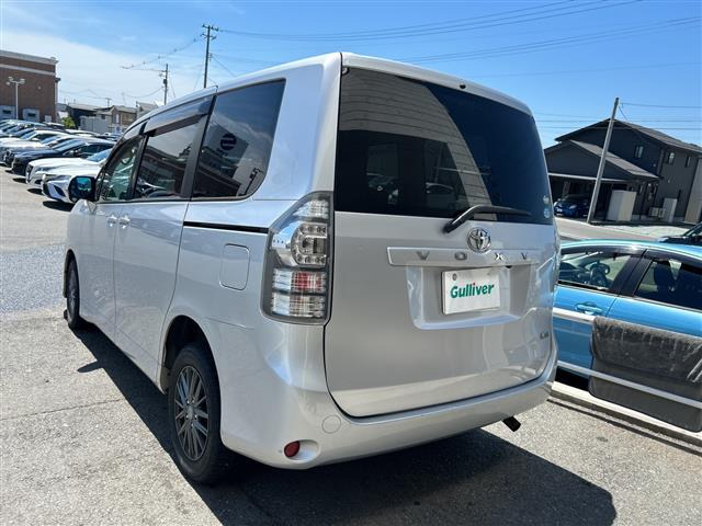ヴォクシー2.0 トランスX 4WD