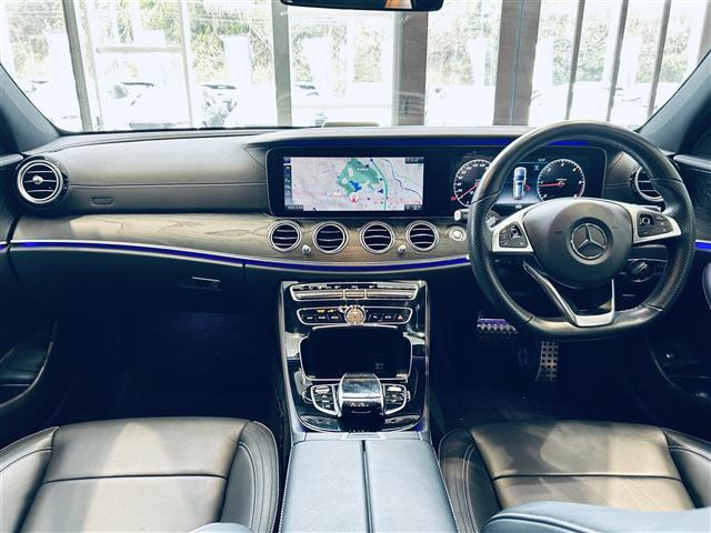 EクラスワゴンE220d アバンギャルド スポーツ 本革仕様