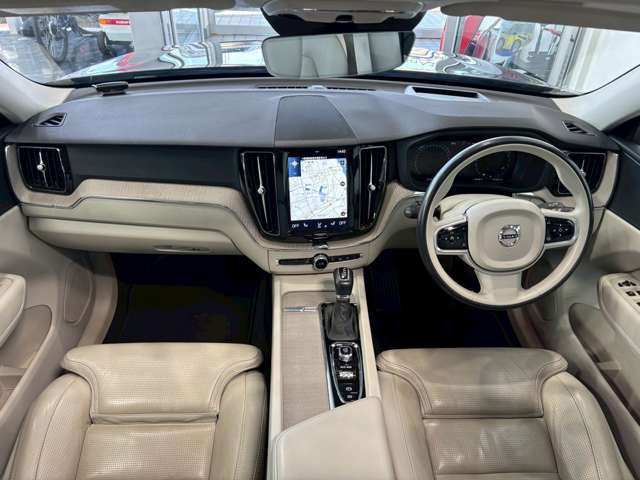 XC60T5 AWD インスクリプション 4WD