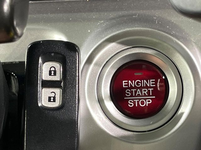 �yHonda�X�}�[�g�L�[�z�J�o����|�P�b�g�ɓ��ꂽ�܂܂ł��h�A�̎{���E�������\�ȃX�}�[�g�L�[�𑕔��B�G���W���̃I���E�I�t�����J�M�����o���K�v����������Ƃ��Ă��֗��ł���