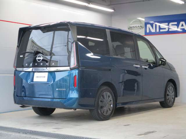 セレナ1.4 e-POWER XV