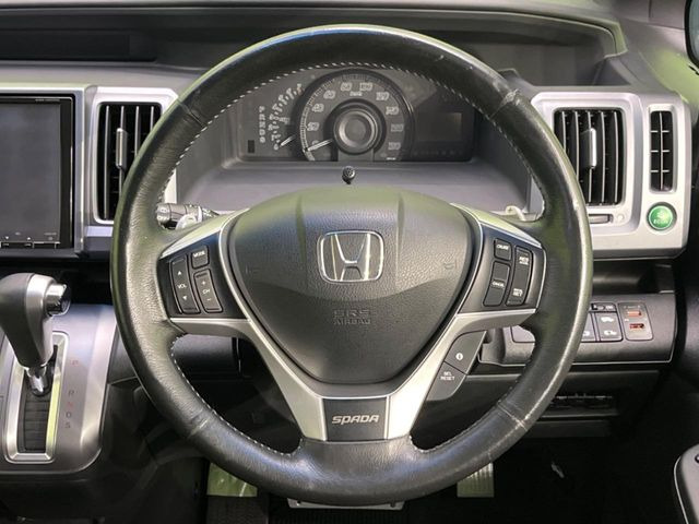 �y�����v�����X�e�A�����O�z�㎿�Ȋv���g�p���邱�ƂŁA��ɂ����������݂ƂĂ��^�]���₷���n���h���ł���