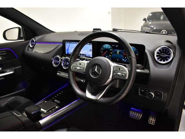 GLAクラスGLA200d 4マチック AMGライン 4WD