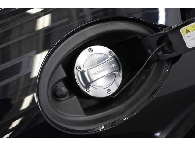 <��v����>3.0L �����Ό�6�C��DOHC�c�C���^�[�{�A370ps/45.9kgm�A�S��&times;�S��&times;�S��mm 4505&times;1880&times;1295mm�A�ԗ��d�� 1590kg