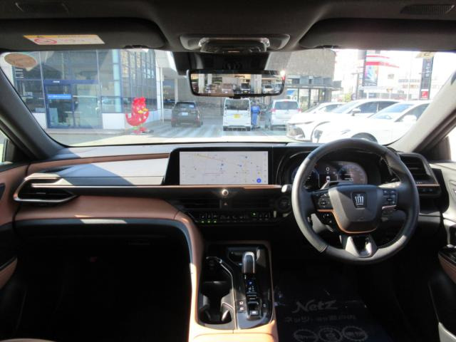 クラウンスポーツ2.5 Z E-Four 4WD