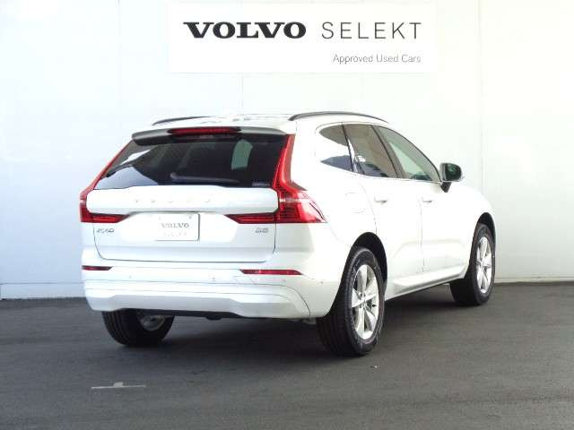 XC60プラス B5