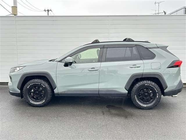 RAV42.0 アドベンチャー 4WD