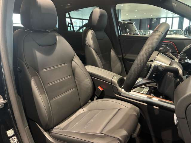 GLAクラスGLA200 d 4マチック アーバン スターズ 4WD