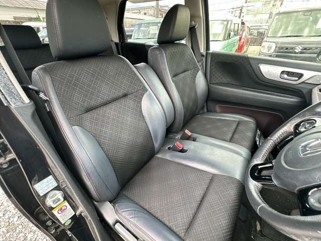 �I�[�����[�J�[�̌y�����Ԃ𒆐S�ɖL�x�ȎԎ����葵���Ă���܂��􂨒T���̂��Ԃ������ƌ�����܂�!!